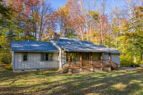 SRL3-Very Private, Walk to Lakes! Hot tub! Pets - Image 2