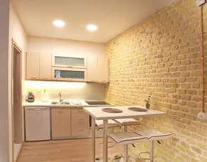 Liston Suites - Image 3