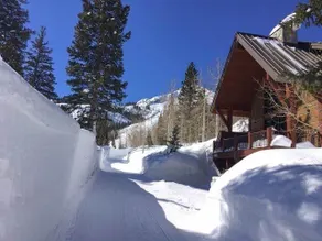 Twin Peaks Lodge - Image 3