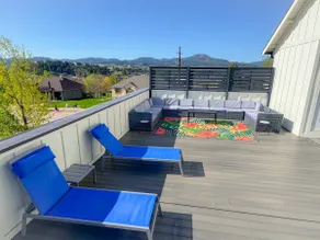 Hot Tub-Steam Shower-Arcade-Rooftop Deck-Bunk Bed - Image 5