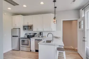 Hip Apartment in lively Southside - Image 3