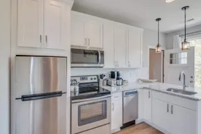 Hip Apartment in lively Southside - Image 4