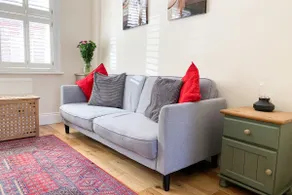 Victorian Home By The River - Free Parking - Image 2