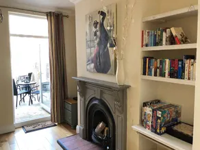 Victorian Home By The River - Free Parking - Image 3
