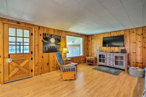 Picturesque Cottage with Sunroom on Ashmere Lake! - Image 4