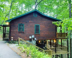 Beary Irresistable - Hot tub & Prime Location! - Image 2