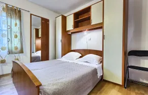 A-5699-d Two-room apartment on the beach - Image 3