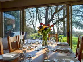 Sea View Lodge - Image 5