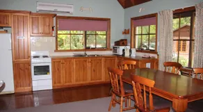 Goulburn River Cottage - River Front - Image 5