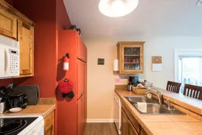 Treehouse: king bed, view, close to Zilker & DT! - Image 4