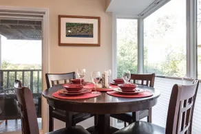 Treehouse: king bed, view, close to Zilker & DT! - Image 3
