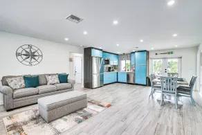 Atualizado St. James City Home no Canal w / Pool & Dock - Image 3