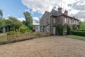 Duck Cottage - Grade II Listed cottage, village location, nr Holt - Image 3