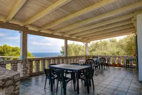 Whole villa with 2 apartments and 180° sea view - Image 4