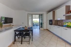 Whole villa with 2 apartments and 180° sea view - Image 5