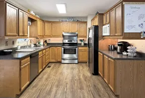 Hot tub, Firepit, BBQ, Full kitchen, SmartTV, King,Pet - Image 3