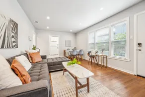 LuxoStays l! ! Lovely 2BR #SFO #Train #Laundry - Image 5