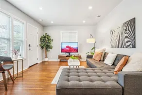 LuxoStays l! ! Lovely 2BR #SFO #Train #Laundry - Image 2