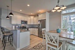 Lakefront Cadillac Home w / balkong - min till vandring - Image 3