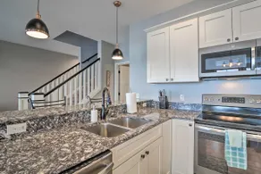 Lakefront Cadillac Home w / balkong - min till vandring - Image 5