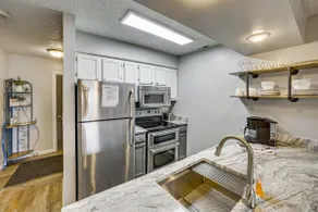 Family-Friendly Condo: 1 Mi to Silver Dollar City! - Image 2