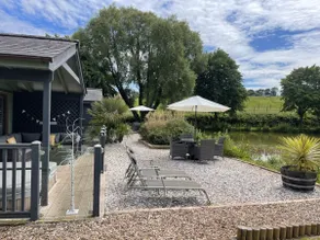 Kingfisher Lodge - Private Hot Tub & Parking - Image 4