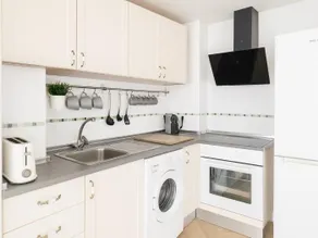 Bright apartment next to the Mediterranean Wifi! - Image 3