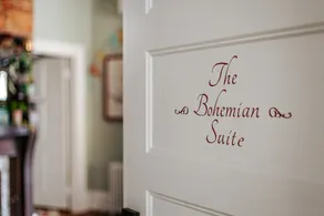 The Bohemian Suite: King Bed, Walk Downtown - Image 5