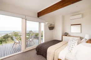 Bay Views From Drury Lane with Solar Heated Pool and Gas Heated Spa - Image 5