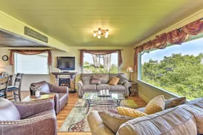 Waterfront Home ~ 6 Mi to Olympic National Park! - Image 4