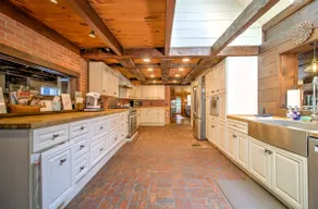 Red Brick Retreat - 8br 6ba Hot Tub Sauna Home Gym - Image 3
