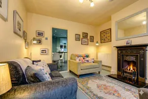 Cosy Cottage, Fireplace, Fenced Garden, Pets - Image 2