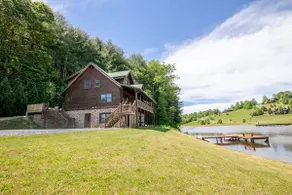 5BR Cabin, Private Pond m / Dock, Hot Tub, Game Room med poolbord og teater! - Image 4