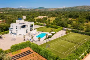 Villa Marijeta exclusive 5 star villa with 50sqm private pool, 6 bedrooms and playroom - Image 3