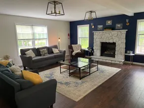Cabin-style retreat w/ theater, games & hot tub - Image 3