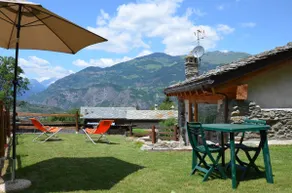 Charming Holiday House in Villeneuve Italia with Garden View - Image 3
