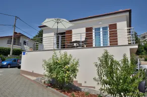 Apartamento vacacional totalmente equipado con barbacoa y terraza | Vistas al mar - Image 2