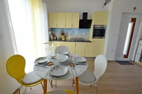 Apartamento vacacional totalmente equipado con barbacoa y terraza | Vistas al mar - Image 4