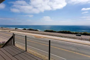 Catch some waves! Panoramic ocean views!- Cardiff Surfer - Image 4