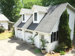 Affordable & Cozy 4-Guest Loft, Walk Everywhere - Image 2