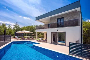 Villa Zora -luxurious villa with heated pool, sauna, 4 bedrooms, 10 persons max - Image 2