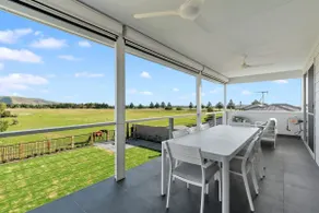 House at Normanville-Pets-Wifi-Pizza-Views-10 ppl - Image 2