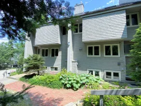 RB24 Newly Renovated! Ski-in/out Townhome w/ AC! - Image 5