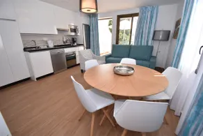 Modern Apt Walking distance to Shops and Beach - Image 3