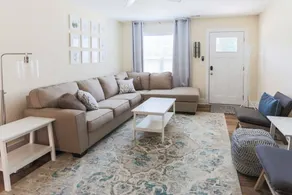 *Relaxing & Comfy 3 Bedroom Home, Easy Access! - Image 2