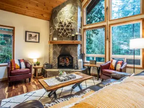 Snowline Grand Lodge | 4 Kings + Sauna + Hot Tub - Image 3