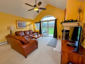 G2 Sunny and homey Fairway Village Townhome right on the Omni Mount Washington Hotel golf course - Image 3