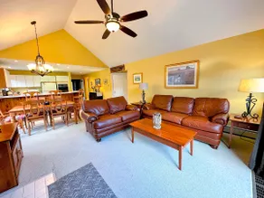 G2 Sunny and homey Fairway Village Townhome right on the Omni Mount Washington Hotel golf course - Image 4