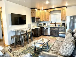 #4  Modern Rustic Moab Getaway – Dog Friendly! - Image 4