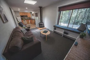 Superior Cottage 4 Berth (1 Queen, 2 Single) - Image 5